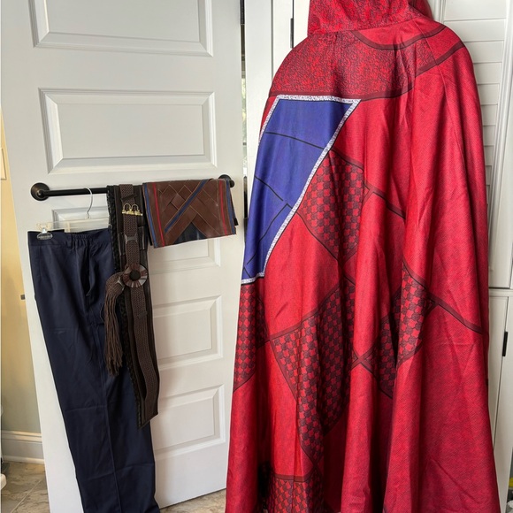 Dr. Strange costume 2XL - Picture 8 of 9